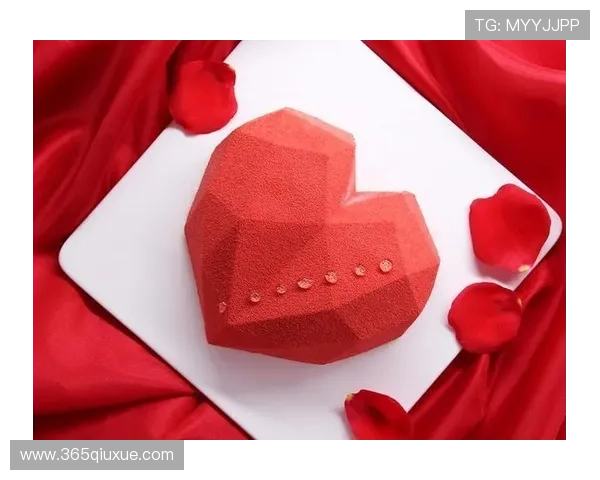 足球明星莱万的创意蛋糕设计带你领略甜蜜与激情的完美结合